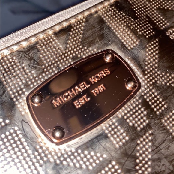 MICHAEL KORS gold wristlet wallet - Picture 5 of 5